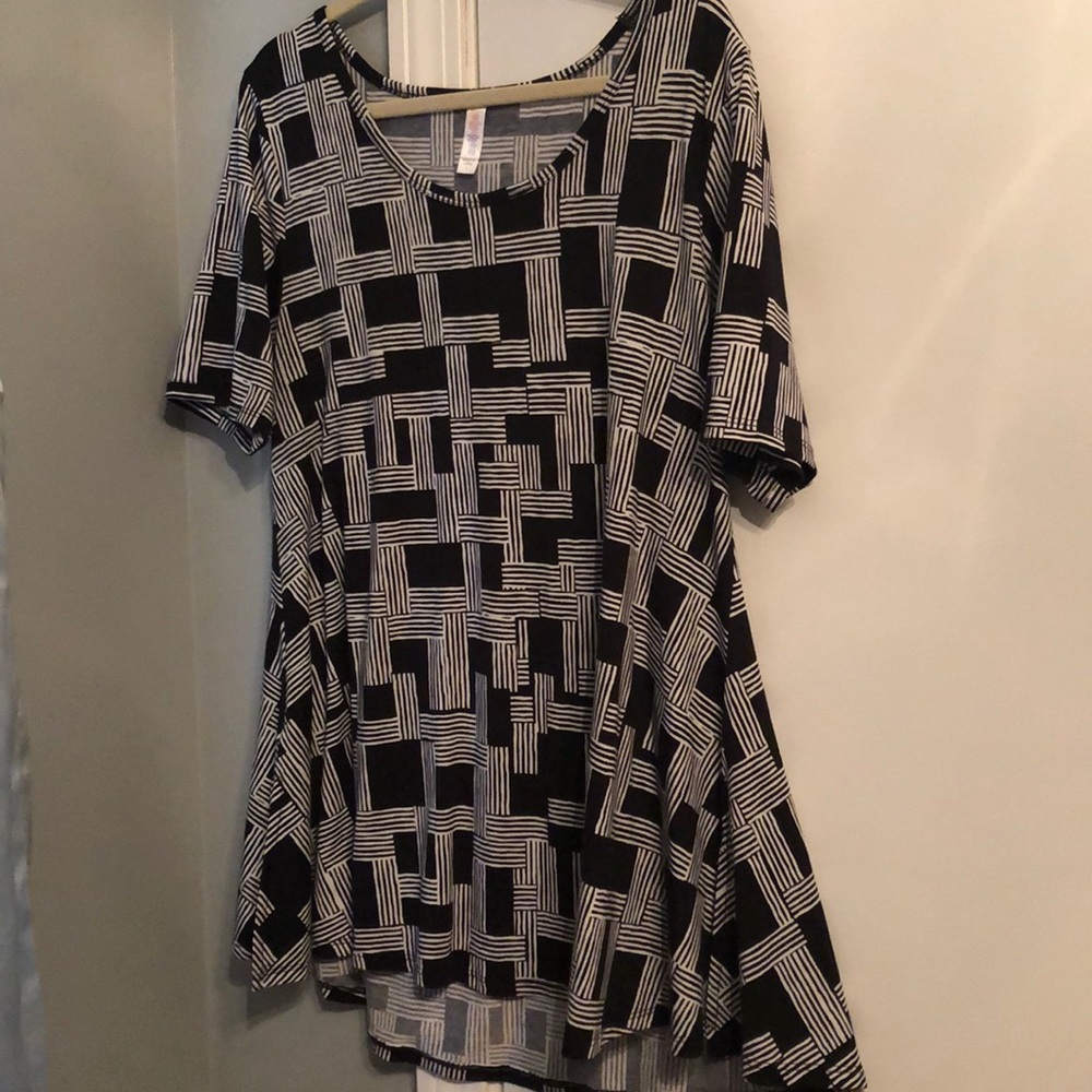 Lularoe Perfect tee